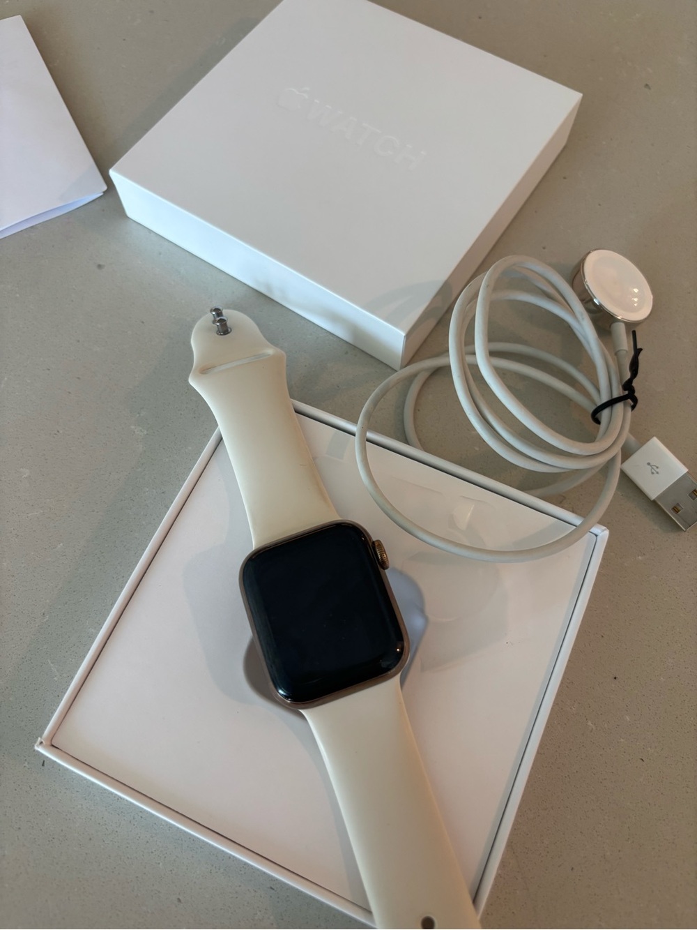 Apple Watch Series 4 - Cream/White Sport Band Smartwatch